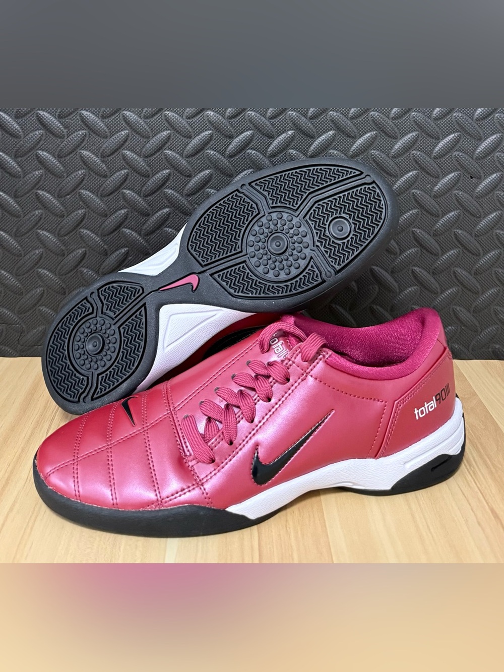 Nike Total 90 3 Bordeaux Bordeaux Red Indoor Soccer IM7595-600 Womens Size 9